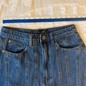 Disguised Riot high rise Mom Jeans W Y2K detailed Blue Jeans size 4 A20